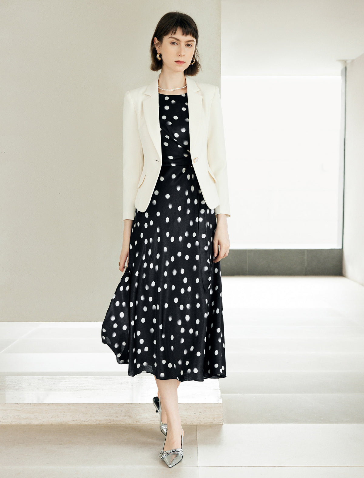 Minimalist Professional Slim Fit Blazer