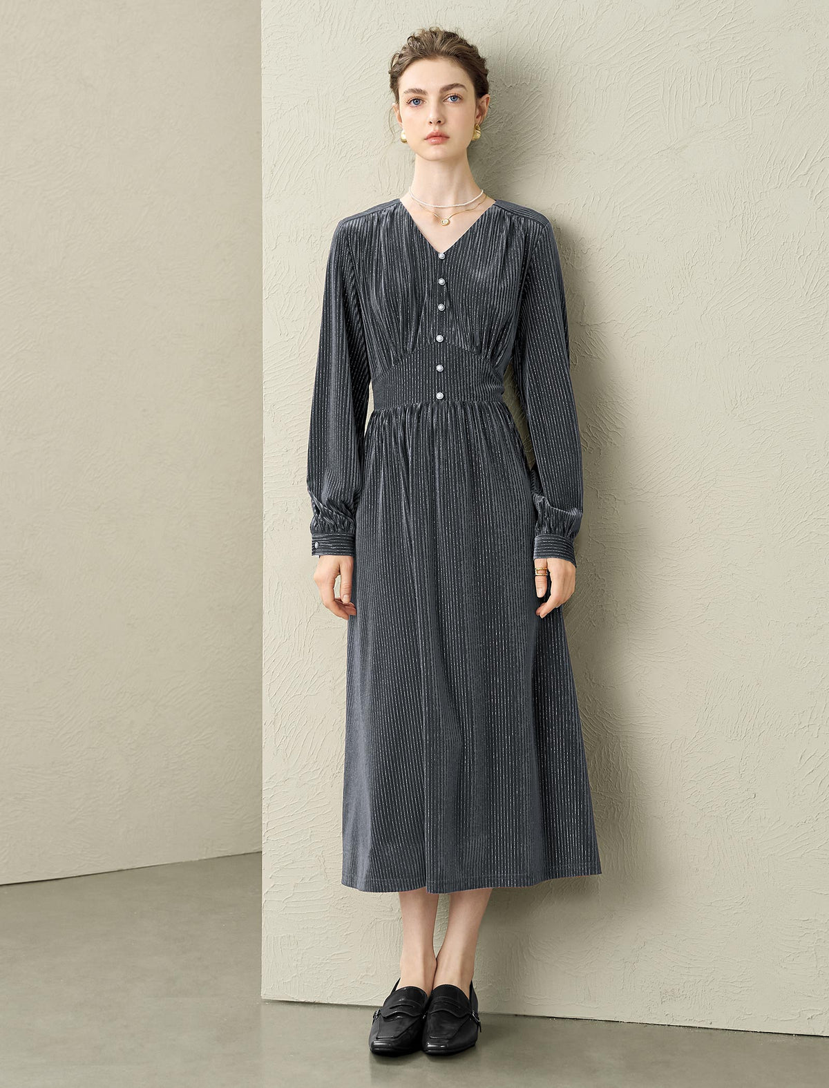 Velvet V-Neck Waist-Defining Elegant Midi Dress