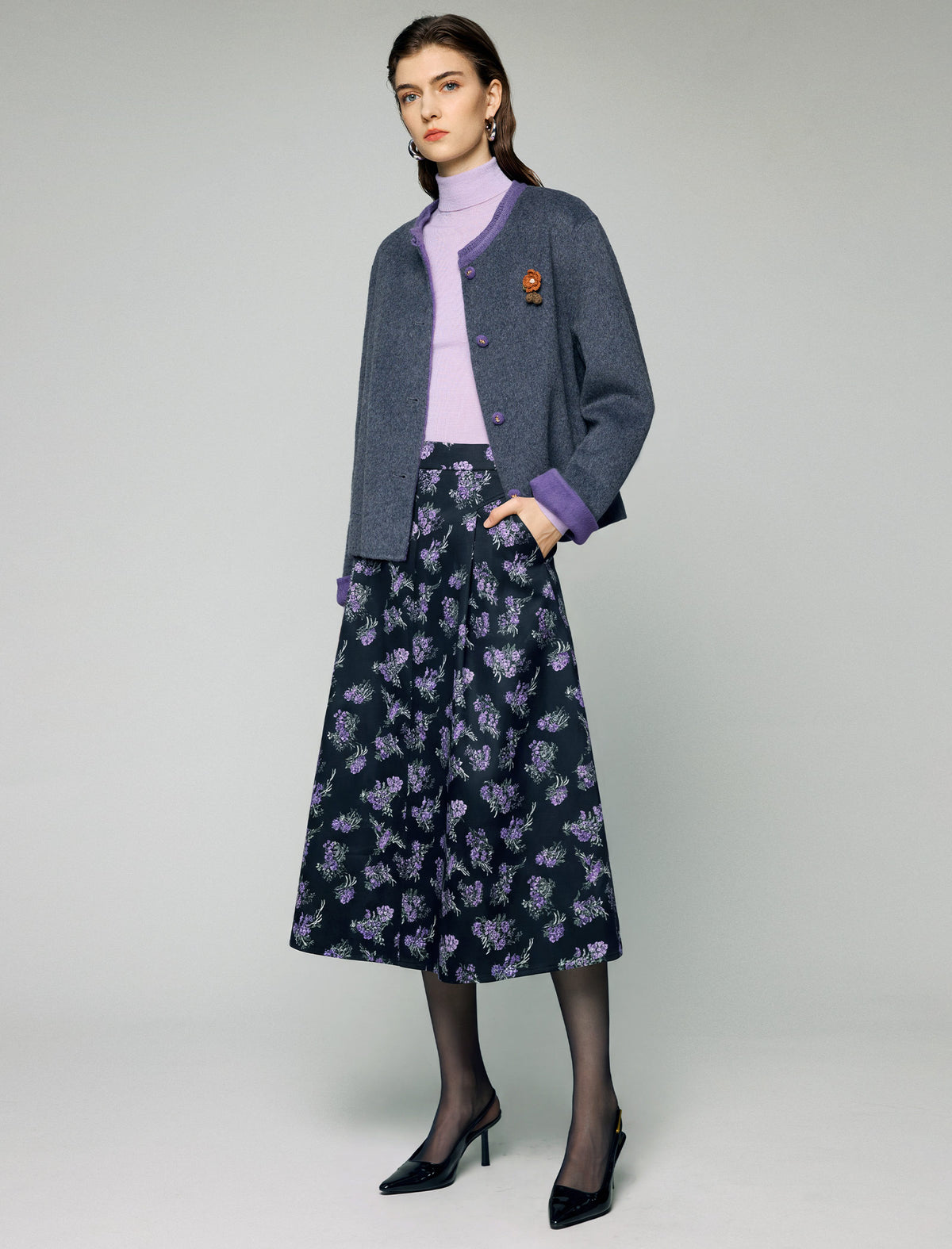 Wool Blend Contrast-Trim Crewneck Cropped Jacket with Brooch