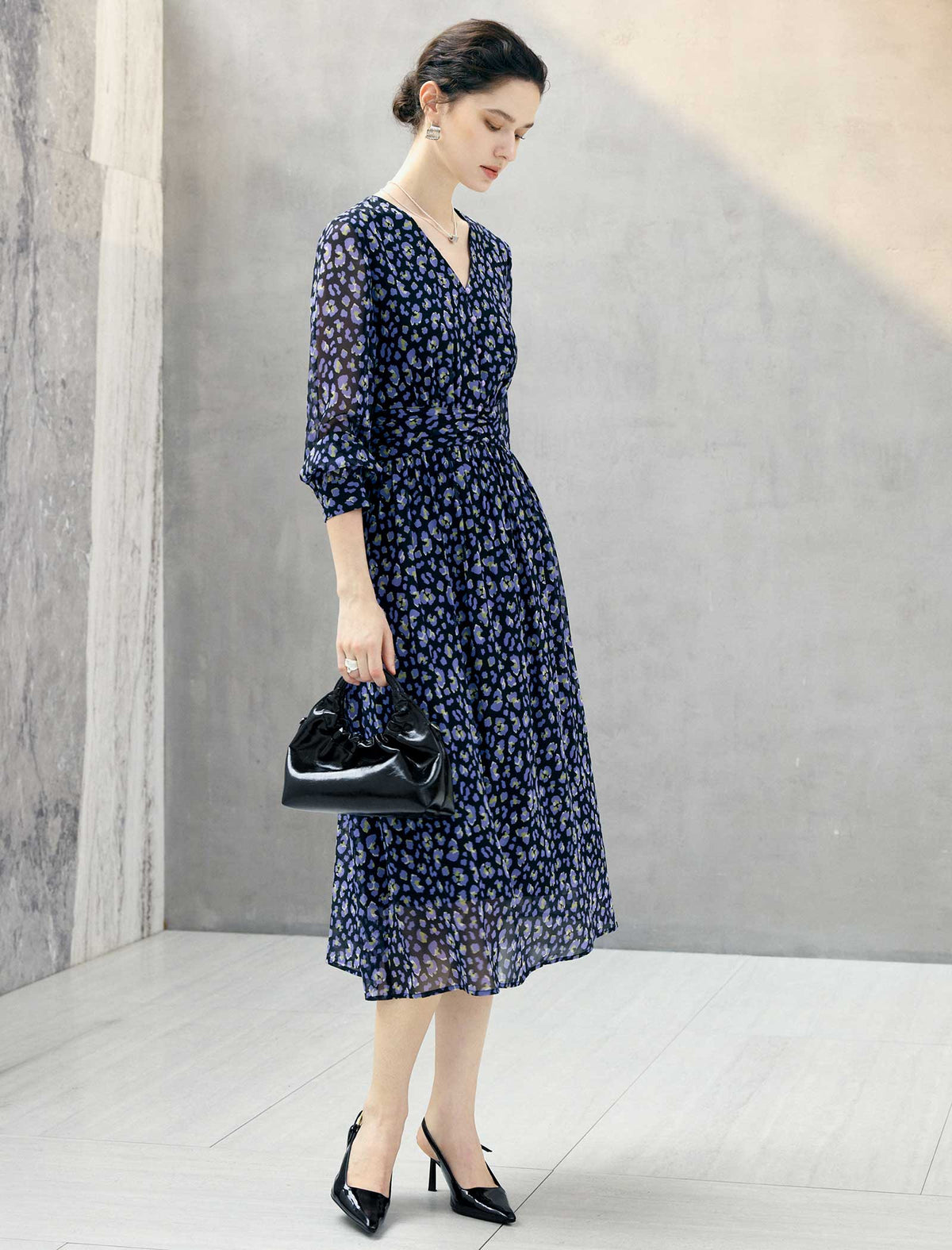 Floral Print V-Neck Long Sleeve Midi Dress