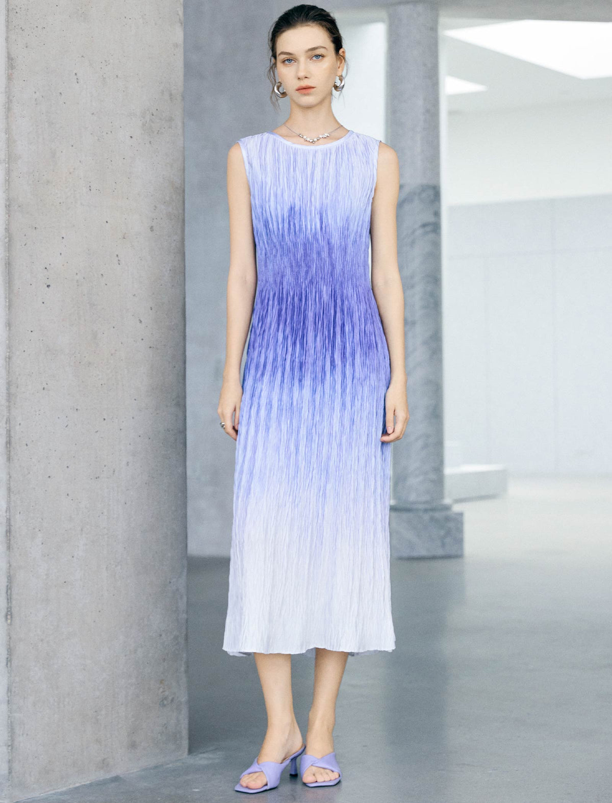 Ombre Crinkle Pleat Sleeveless Midi Dress