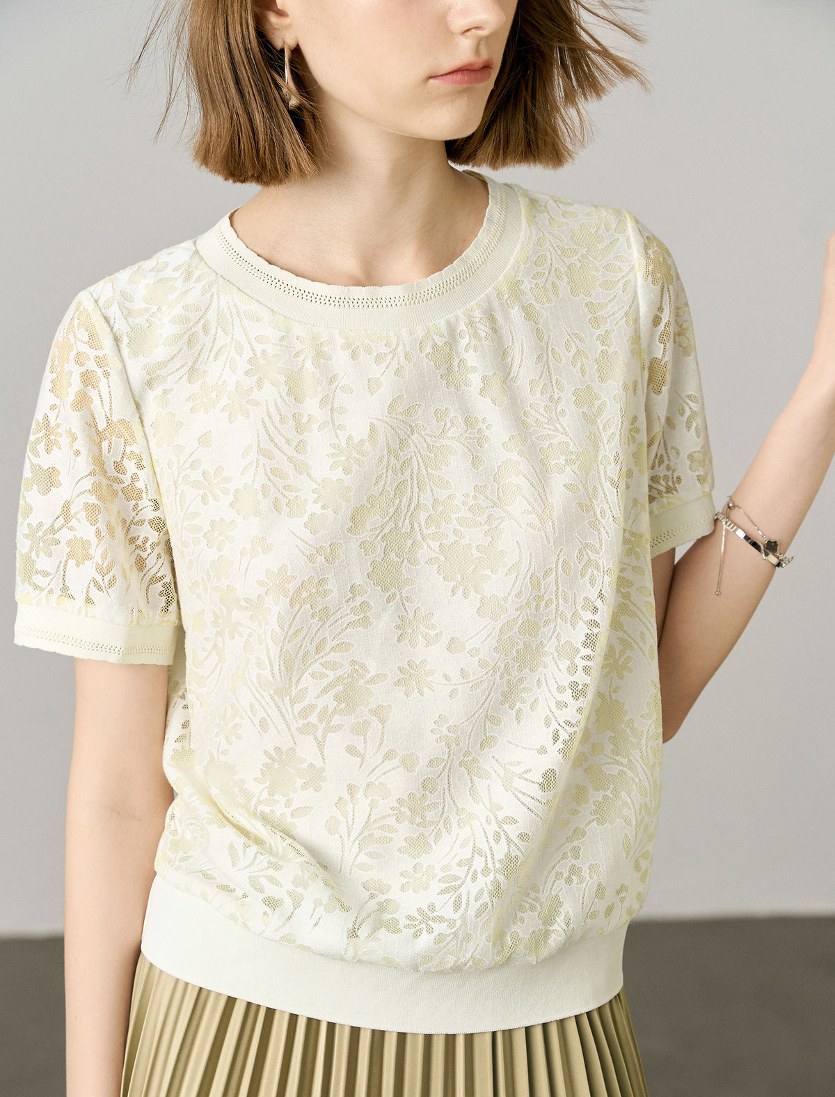 Cream Floral Lace Short Sleeve Top