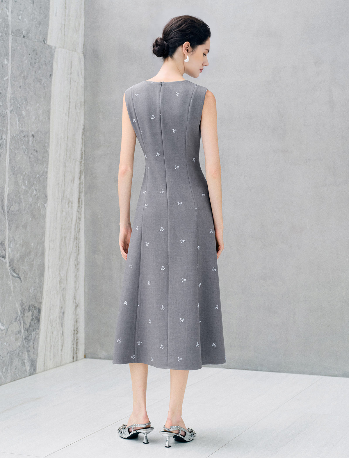 Bow Embroidery Sleeveless Midi Dress