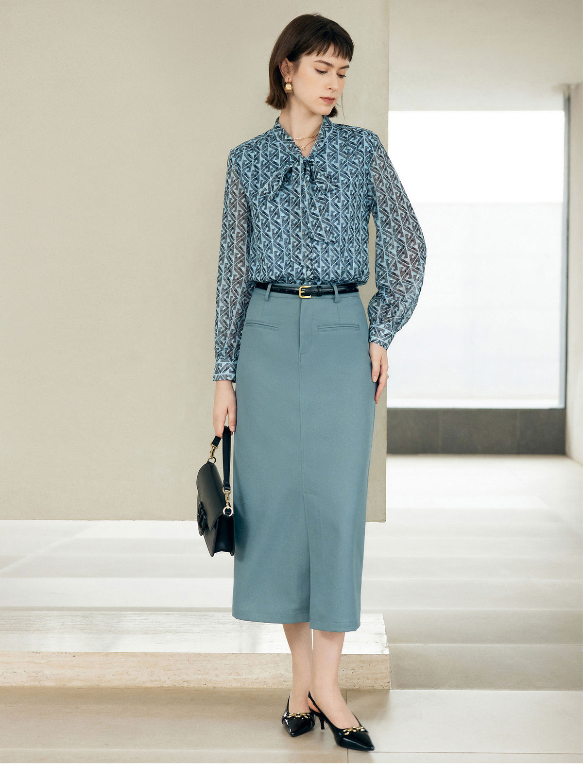 Geometric Print Bow Tie Blouse