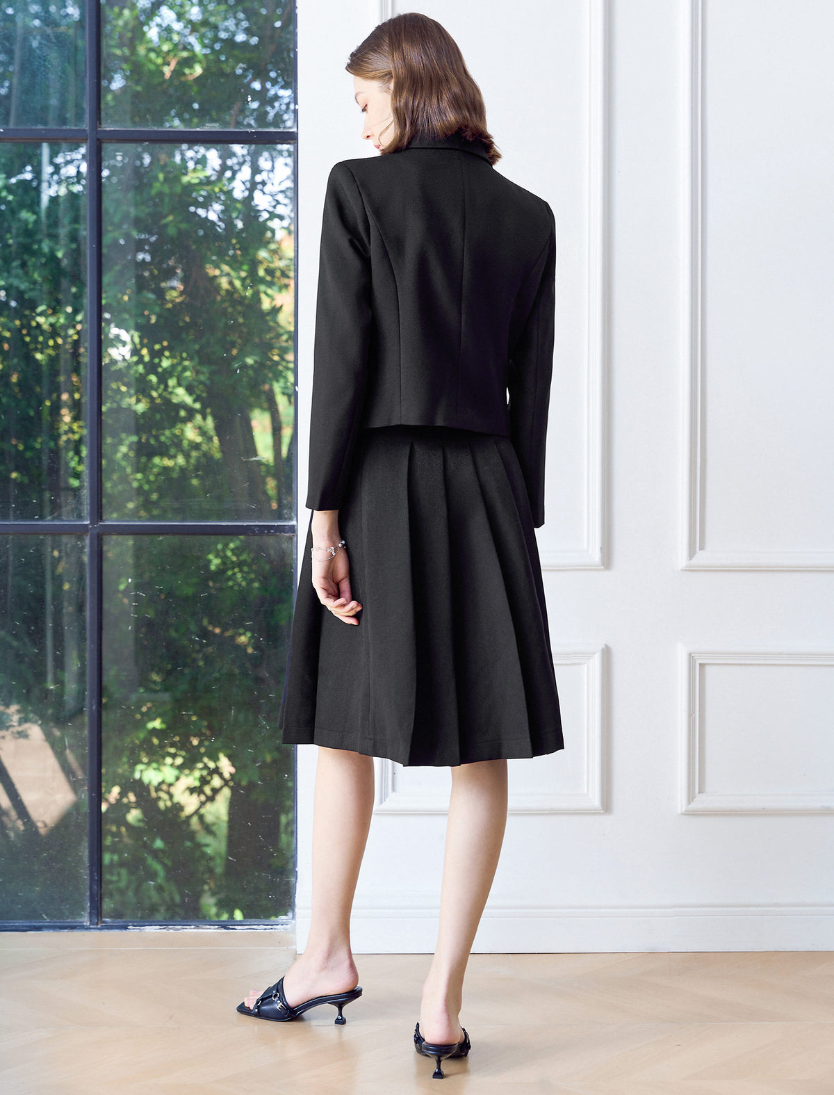 Black Pleated Knee-Length A-Line Skirt