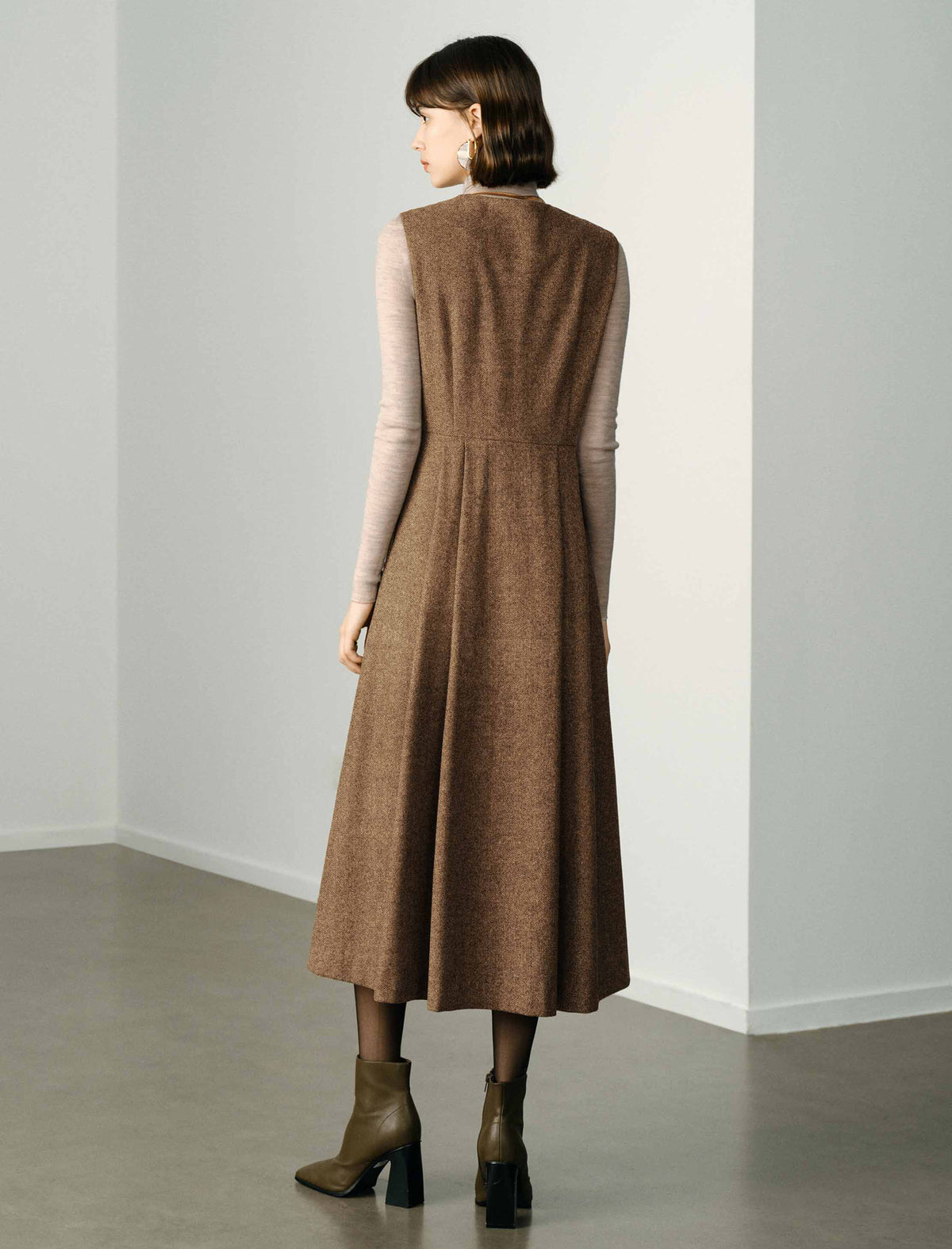 Wool V-Neck Minimalist Sleeveless Midi Dress