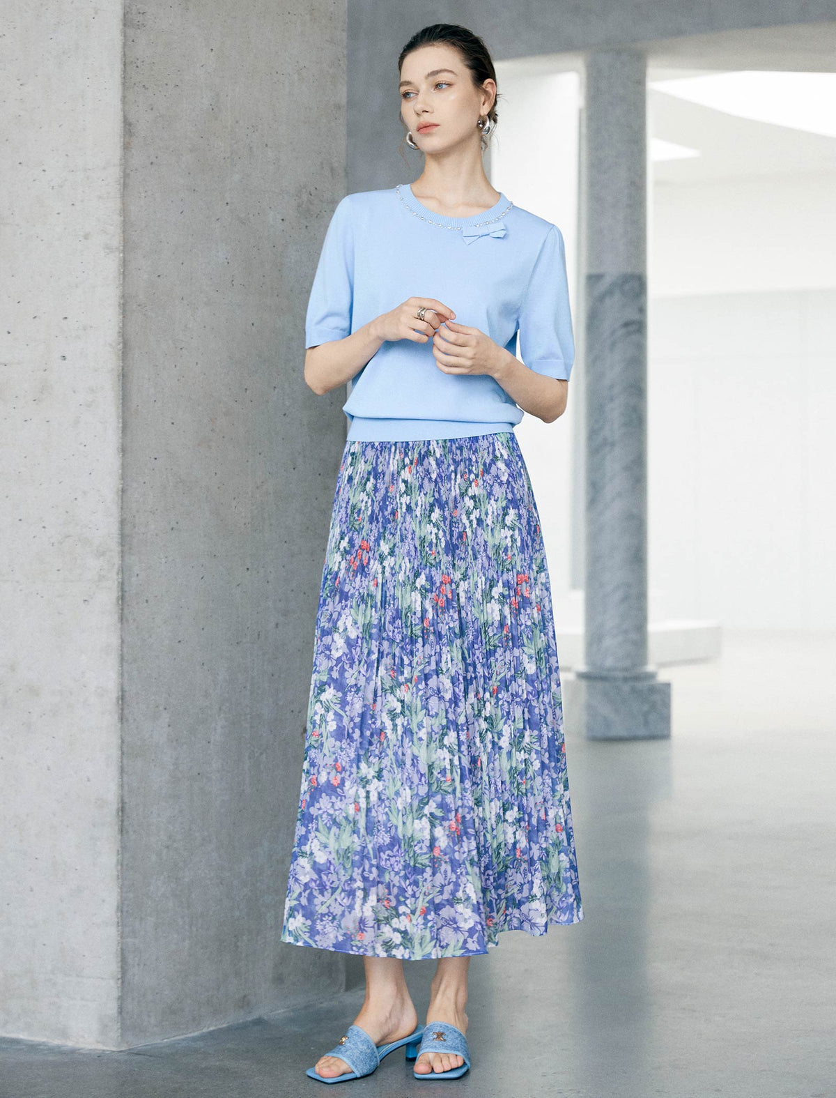 Blue Base Floral Print Pleated Midi Skirt