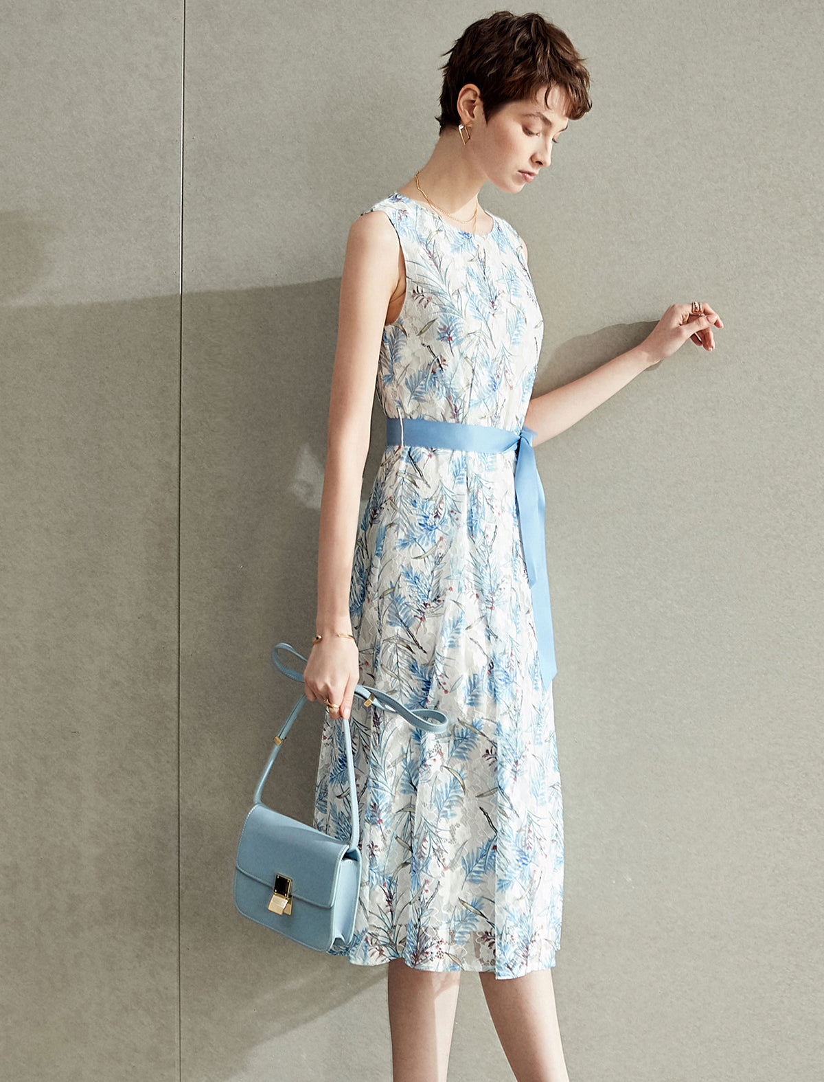 Floral Lace Sleeveless Midi Dress