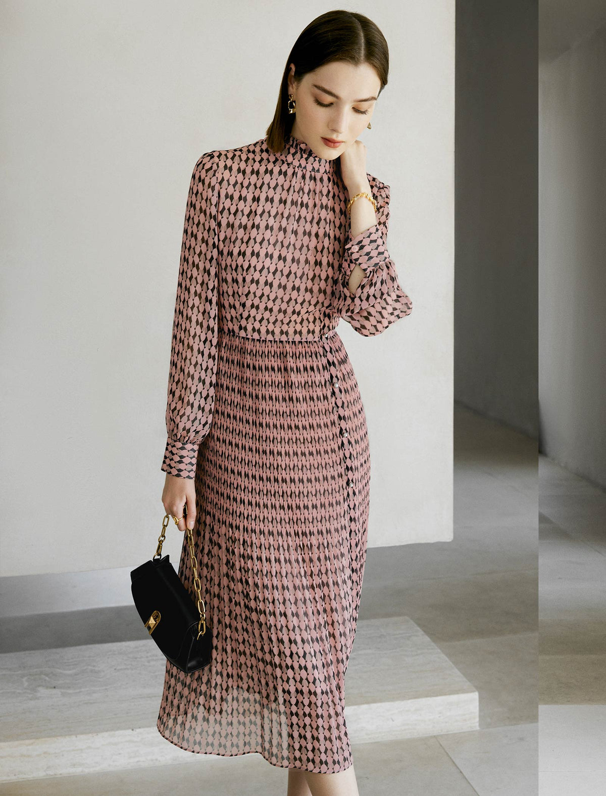Geometric Print Ruffled Neckline Midi Dress