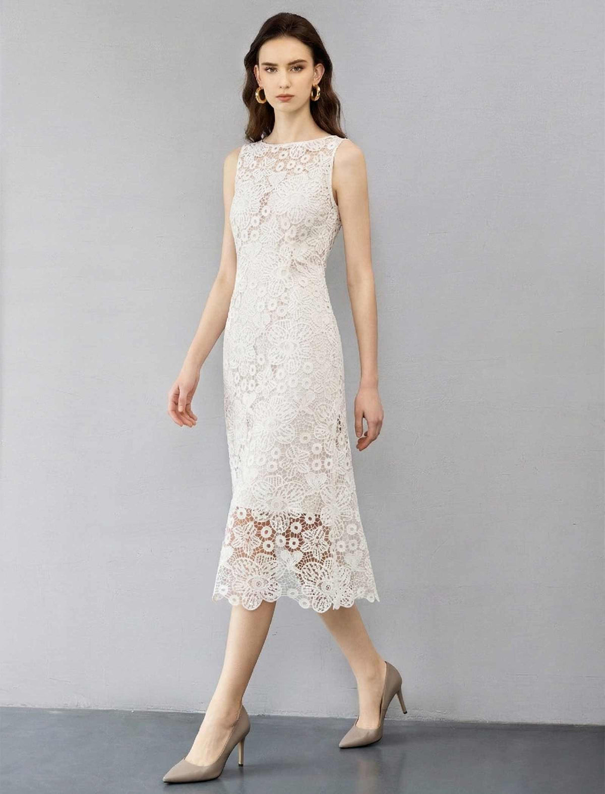 Romantic Embroidered Lace Sleeveless Gown