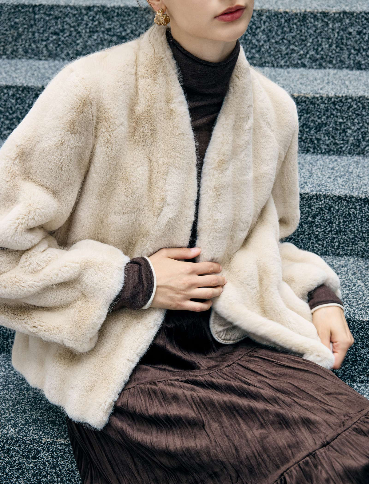 Long-sleeved open-front shearling coat