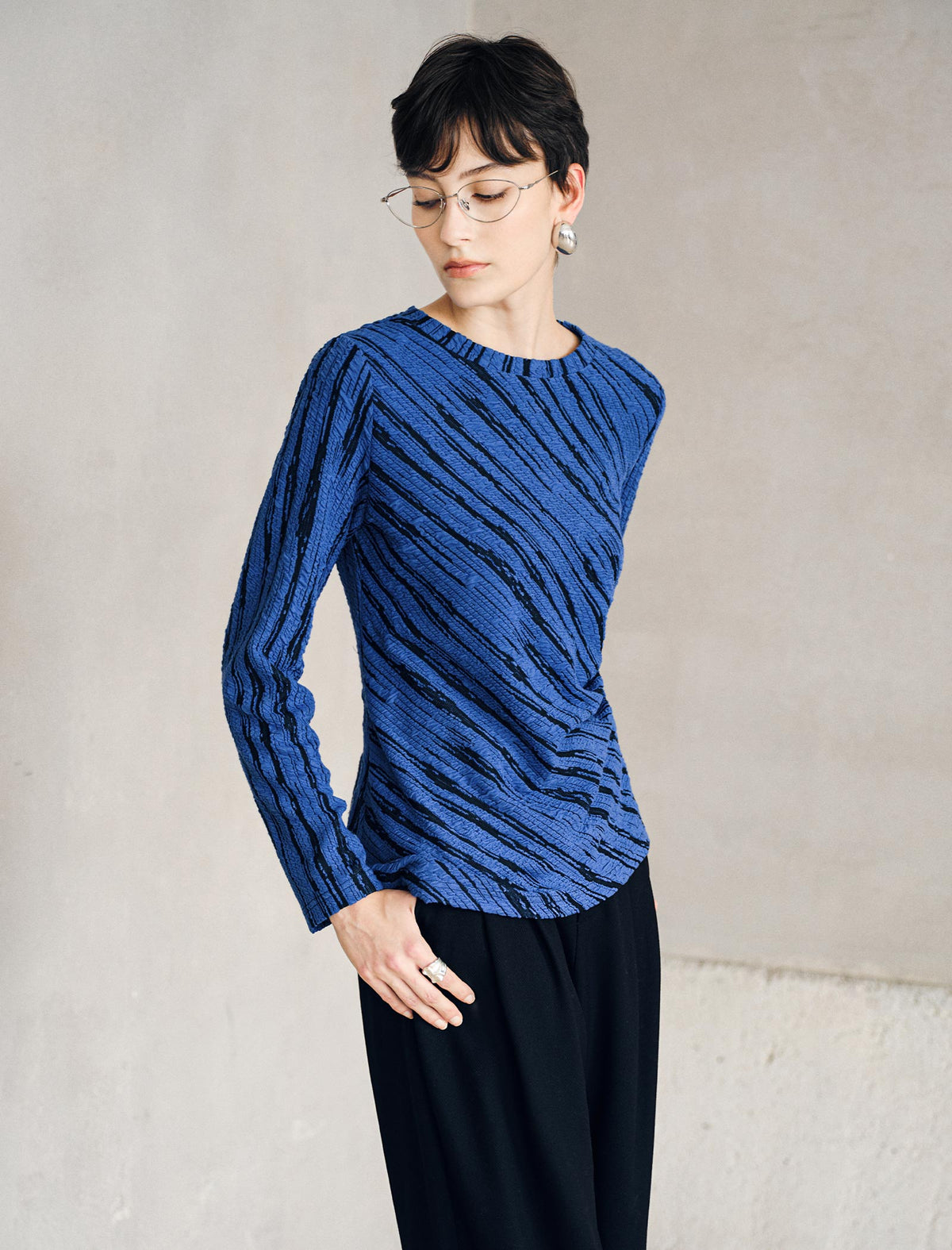 Abstract Diagonal Print Twist Front Long Sleeve Top