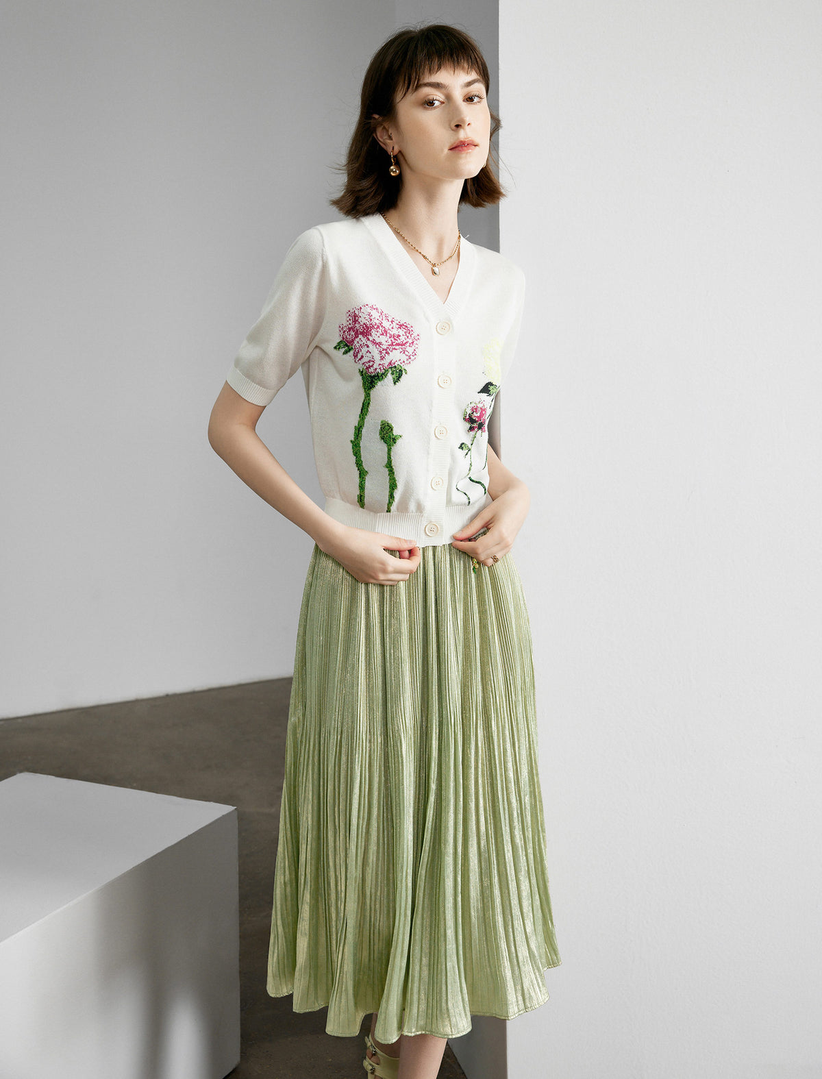 Floral V-Neck Short Sleeve Knit Cardigan