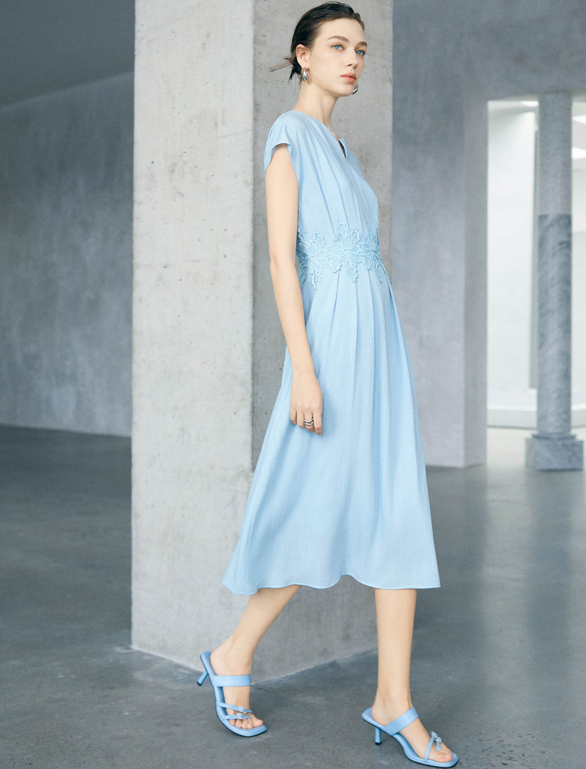 Light Blue Notched Neck Lace Waist Cap Sleeve Midi Dress