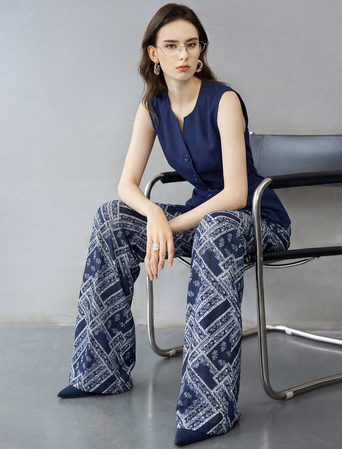 Sleeveless Tailored Vest With Waist Belt