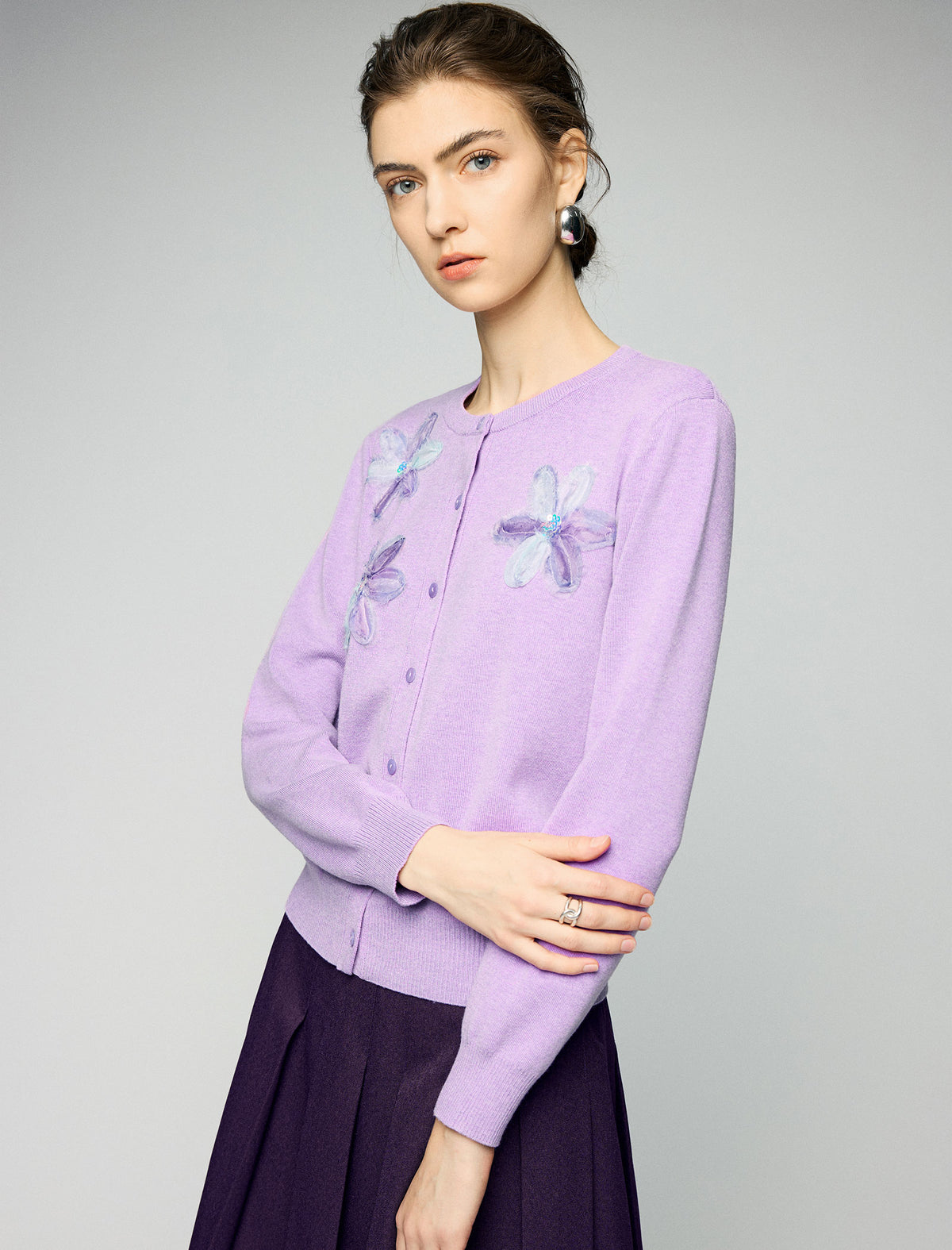 Floral Embroidered Crew Neck Knit Cardigan