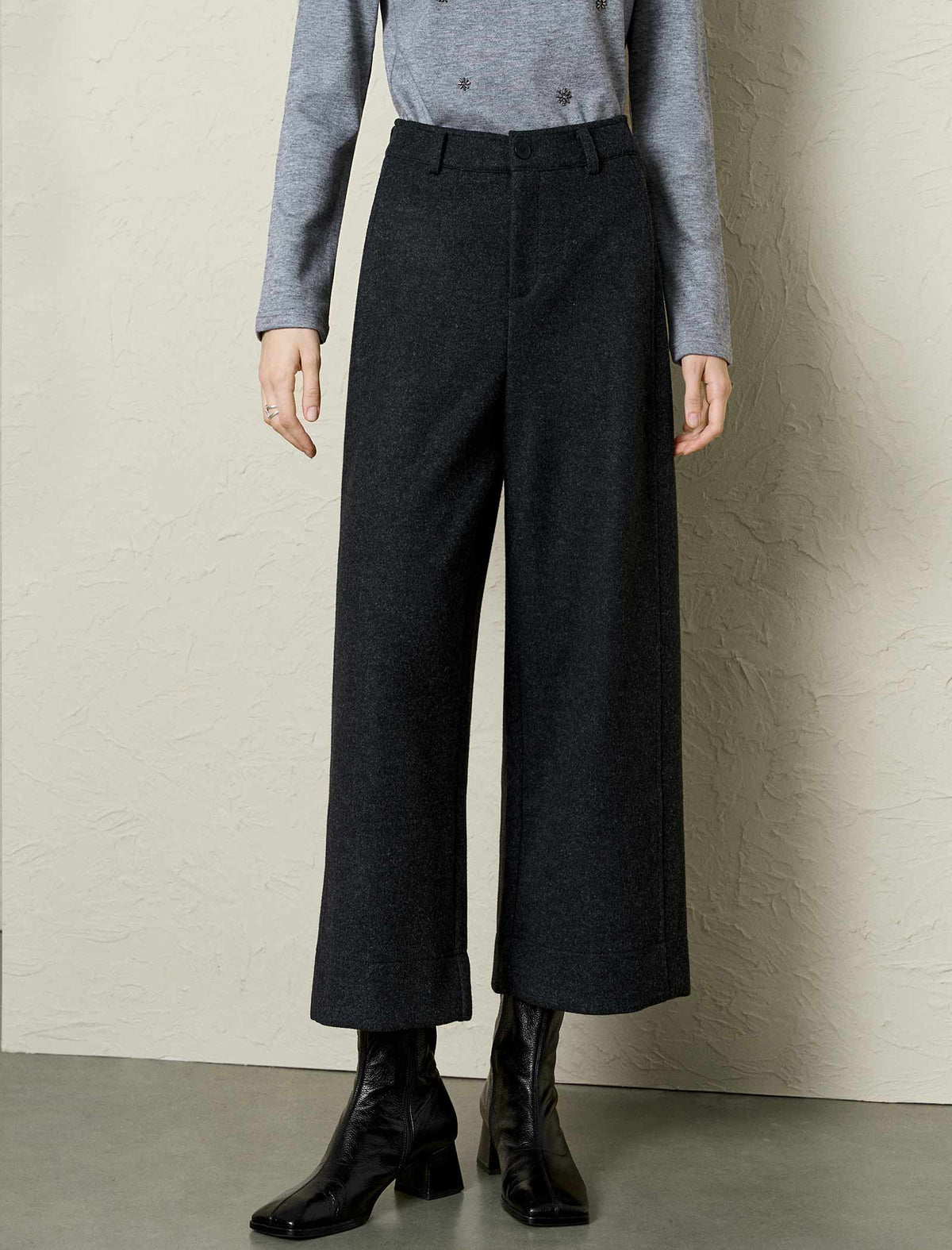 Textured Wide-Leg Cropped Pants