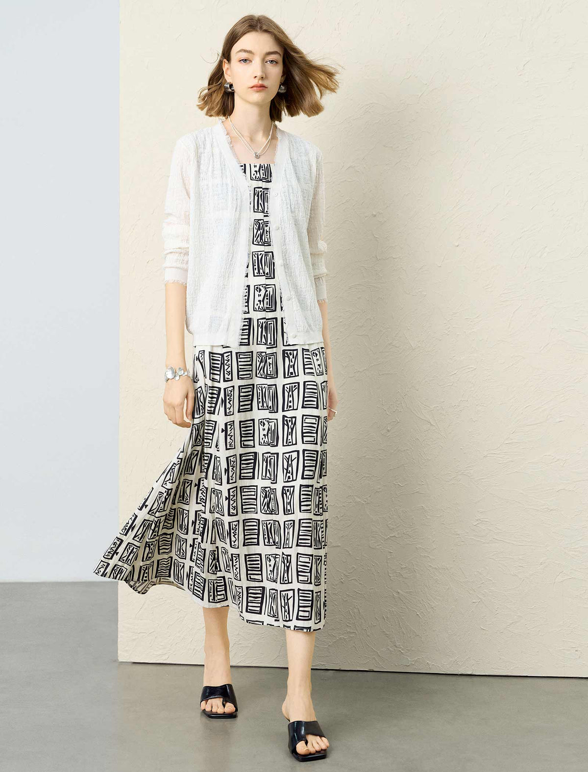 Lightweight Textured Knit V-Neck Cardigan
