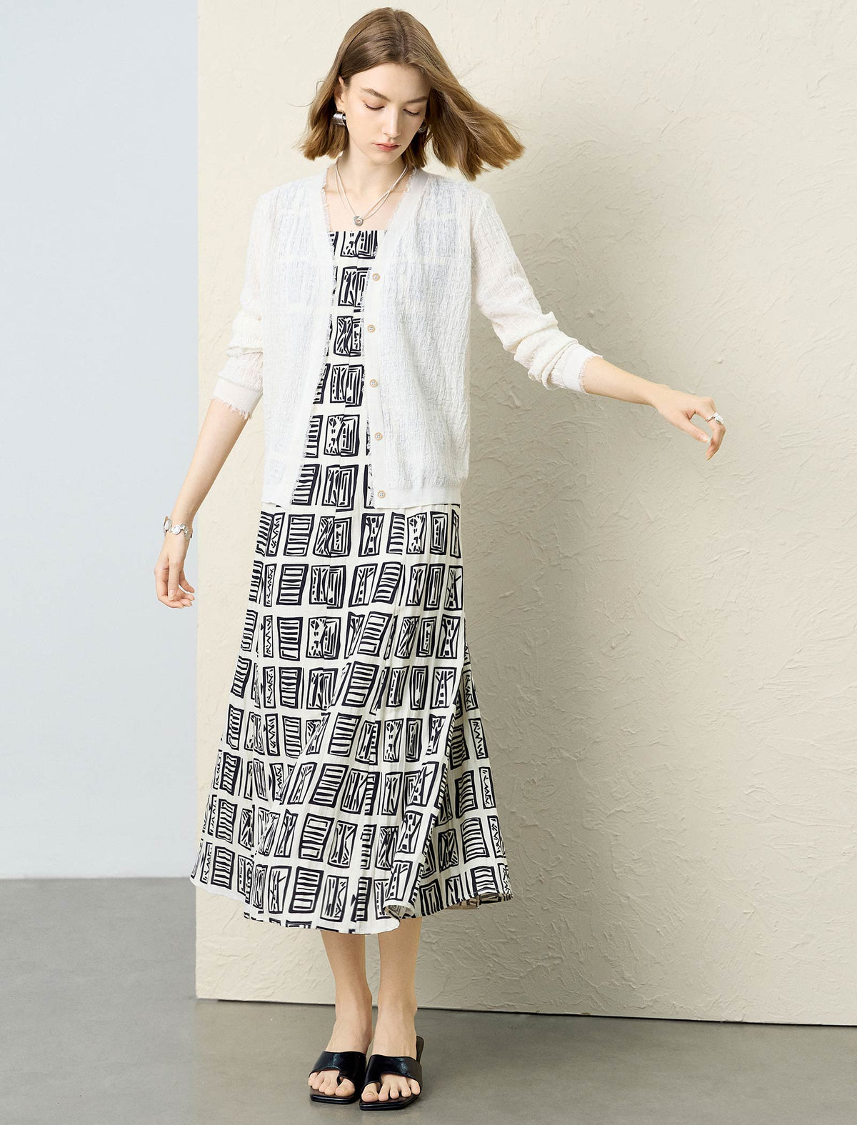 Lightweight Textured Knit V-Neck Cardigan