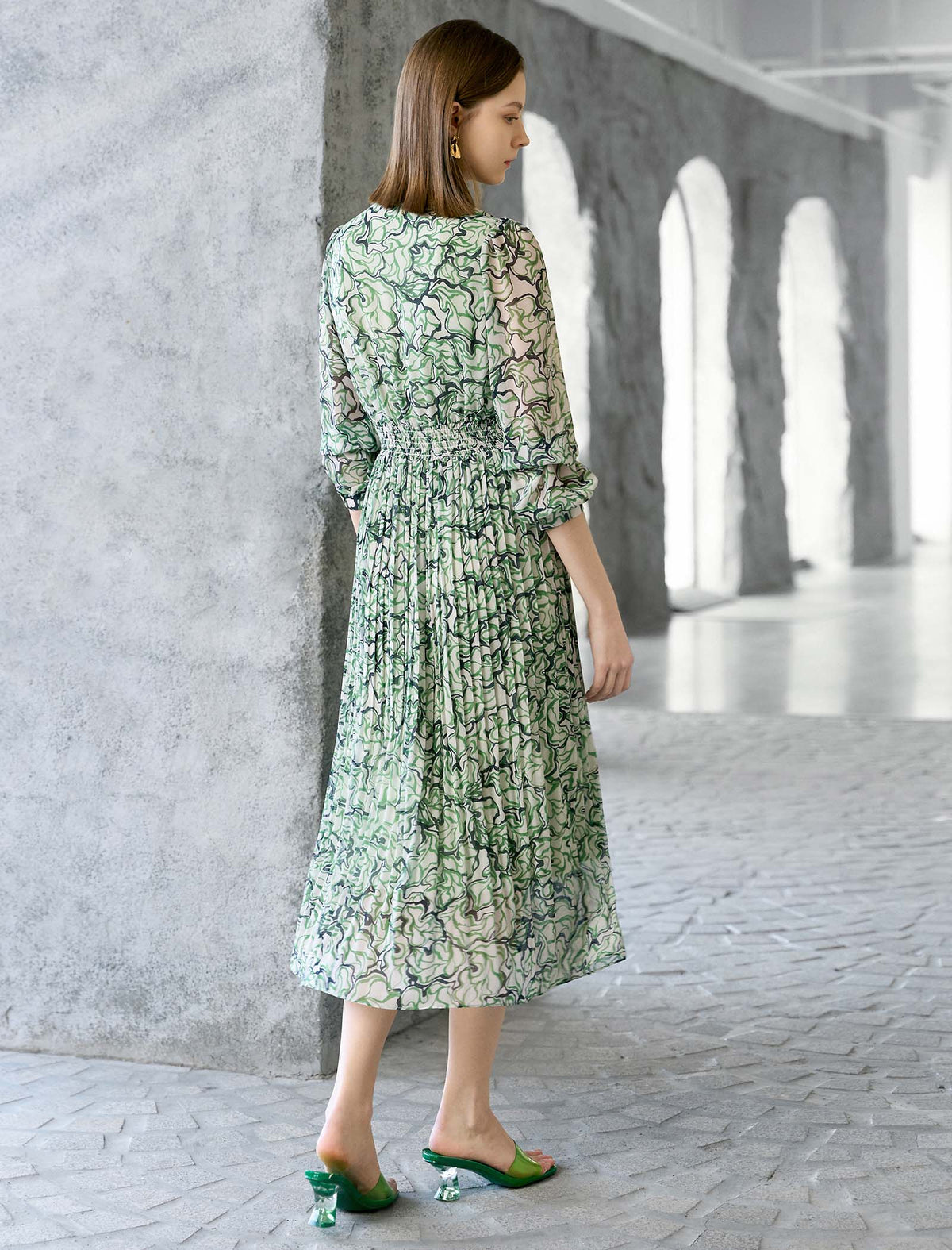 Abstract Print V-Neck Pleated Midi Dress