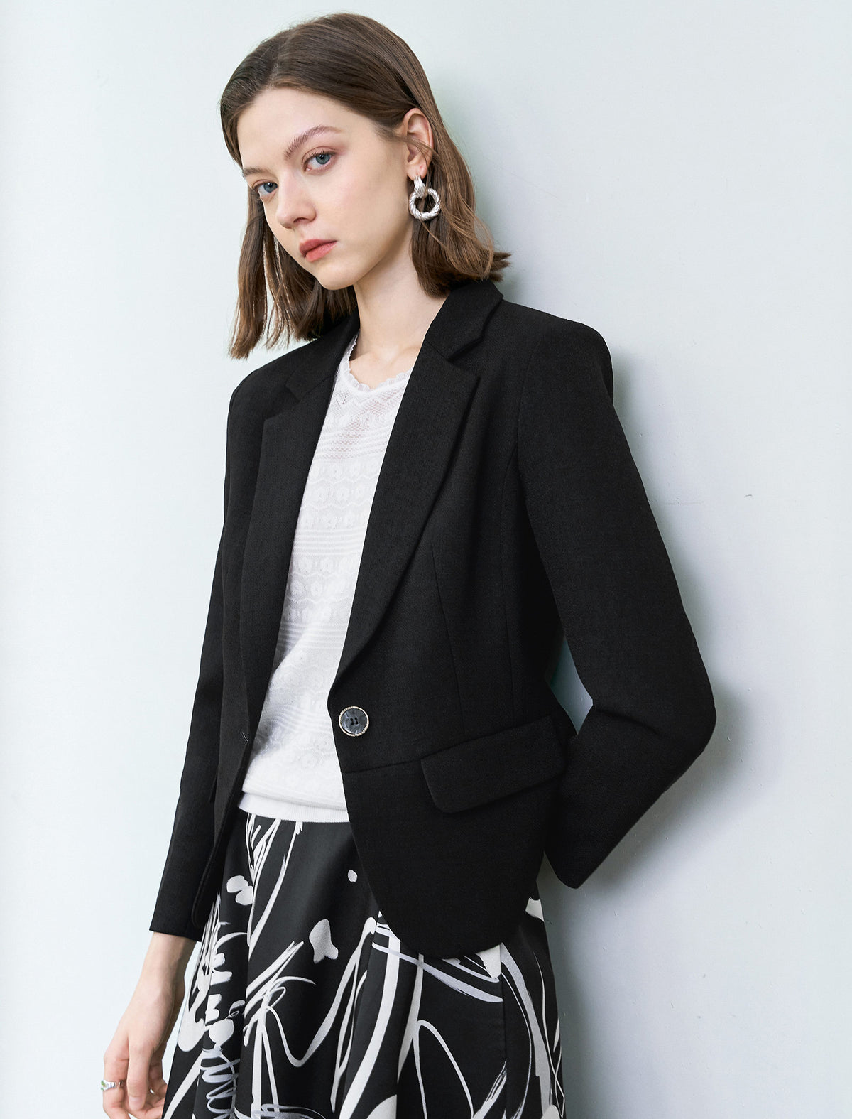 Black Structured Minimalist Professional Blazer