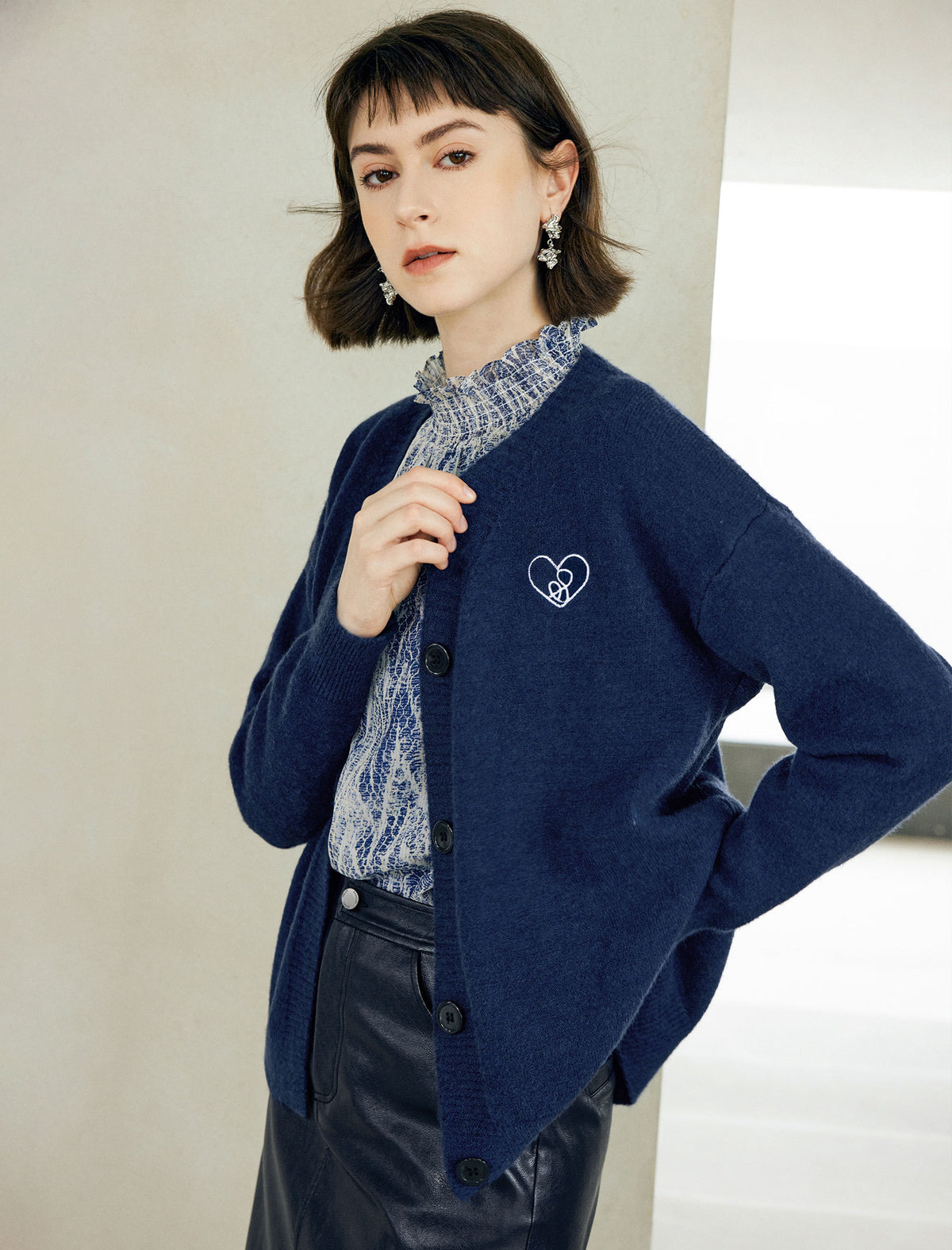 Heart Embroidered Round-Neck Button-Front nit Cardigan