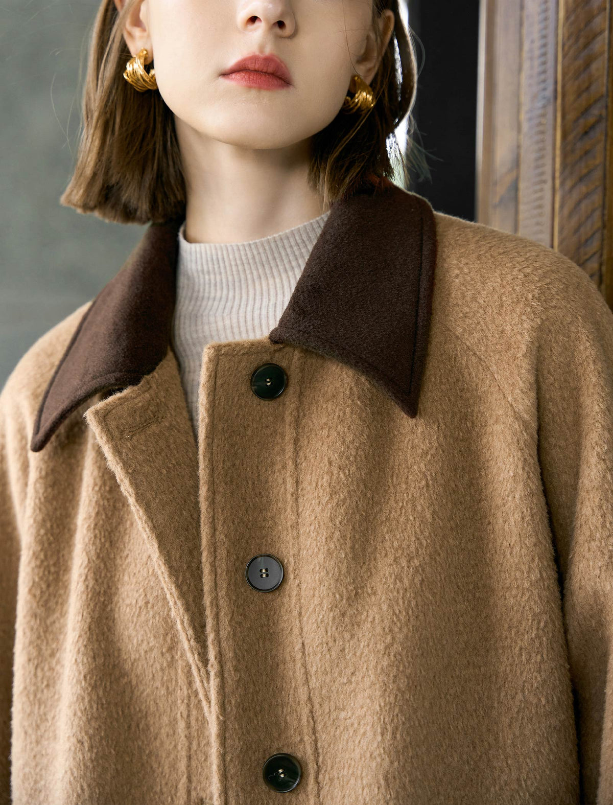 Wool Blend Contrast-Collar Single-Breasted Coat