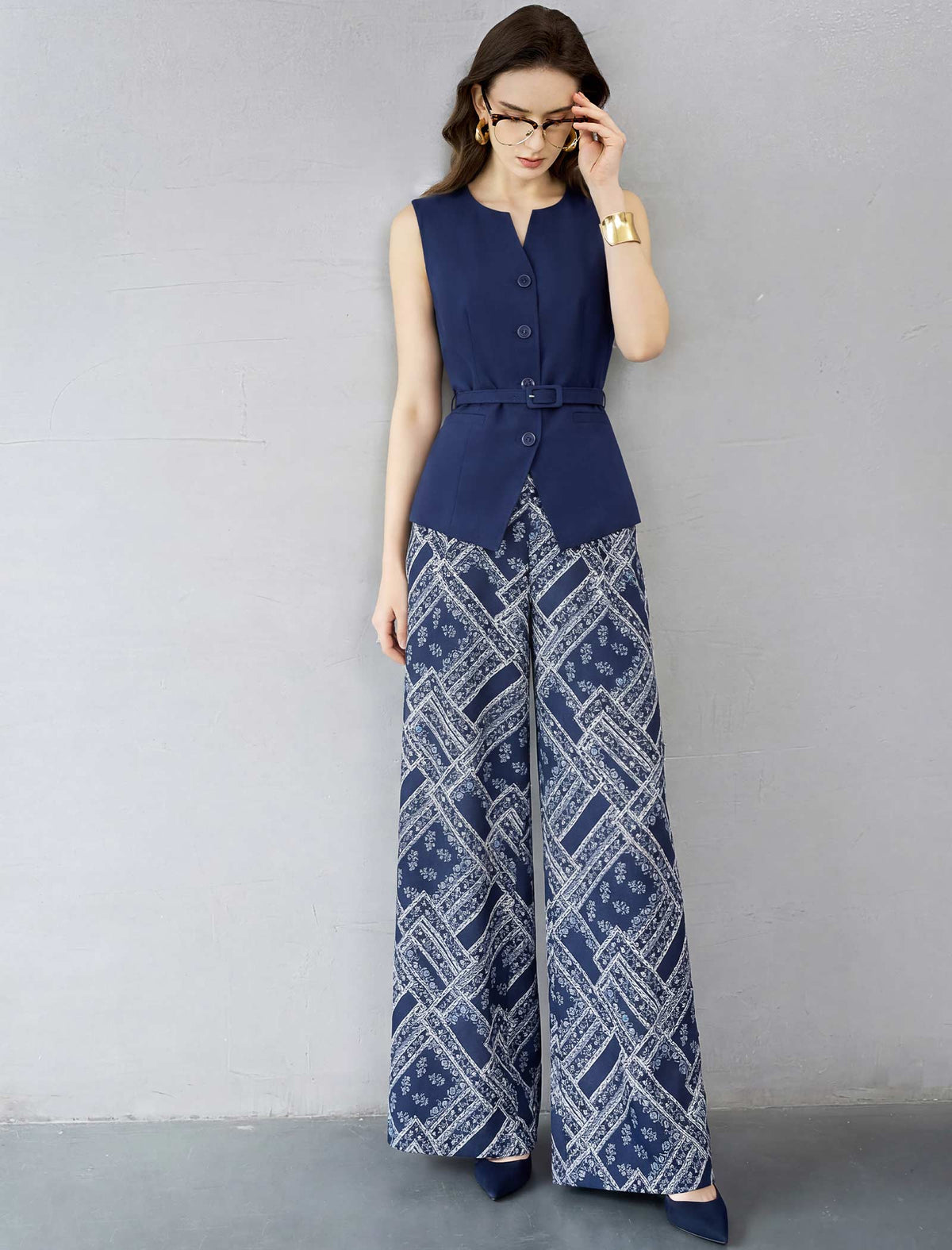 Sleeveless Tailored Vest With Waist Belt