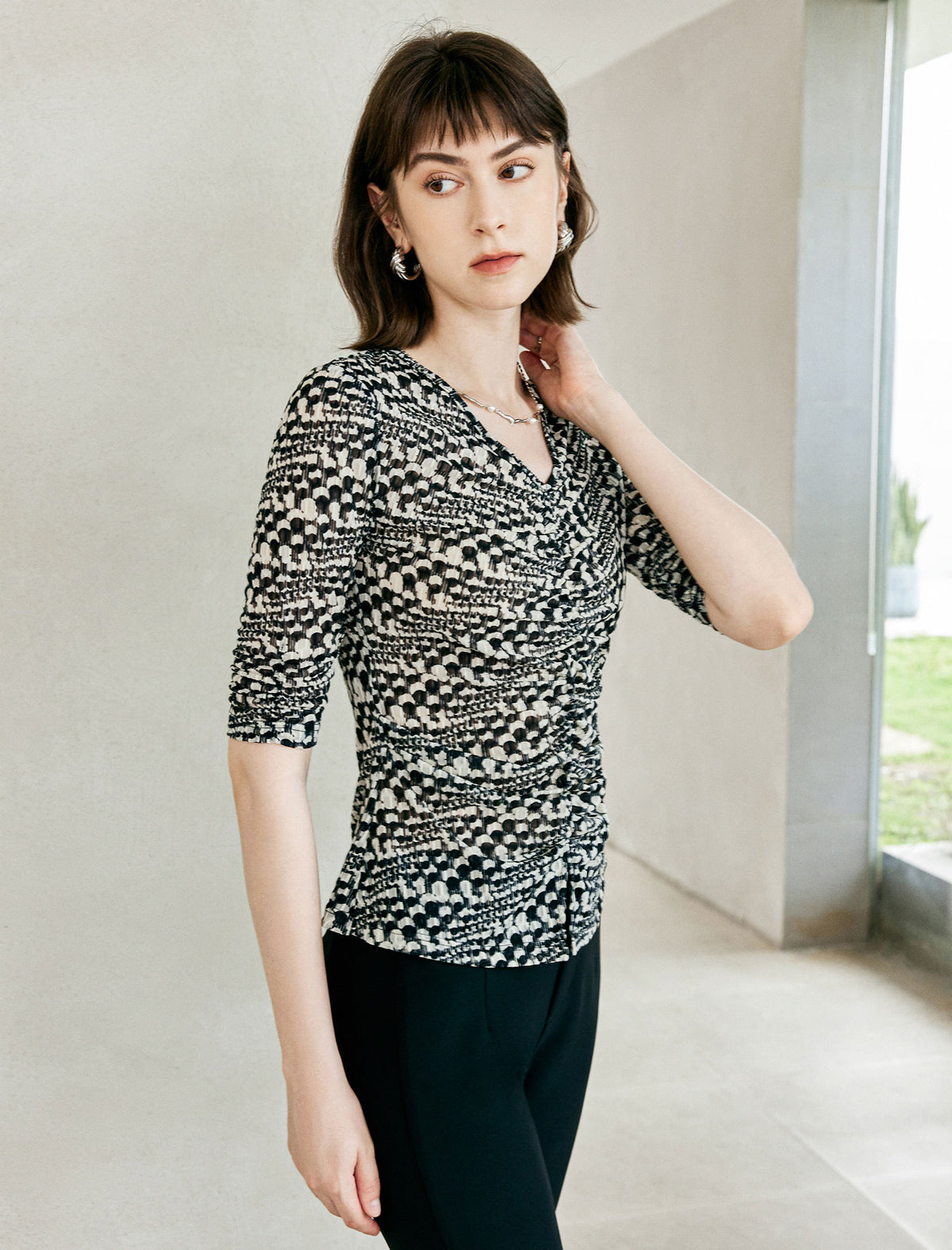 Black And White Abstract Print Knit Top