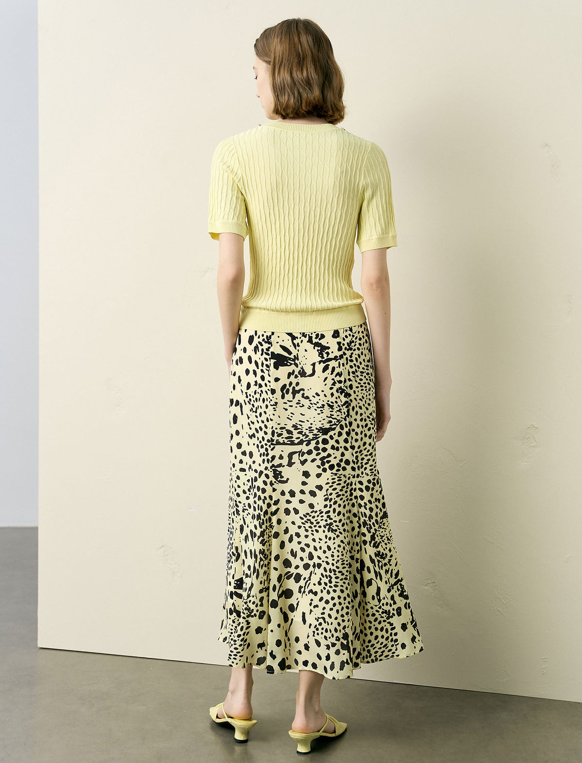 Beaded Collar Ribbed Short Sleeve Knit Top