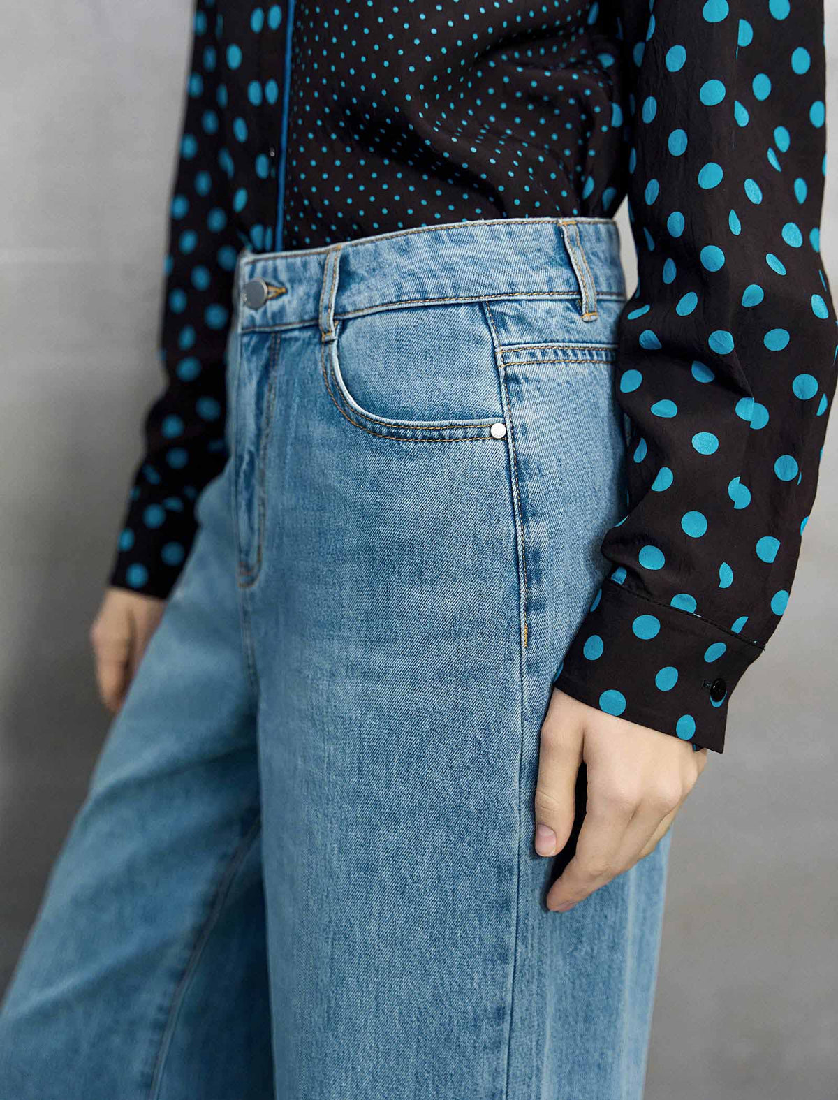 Light Wash High Rise Wide Leg Jeans