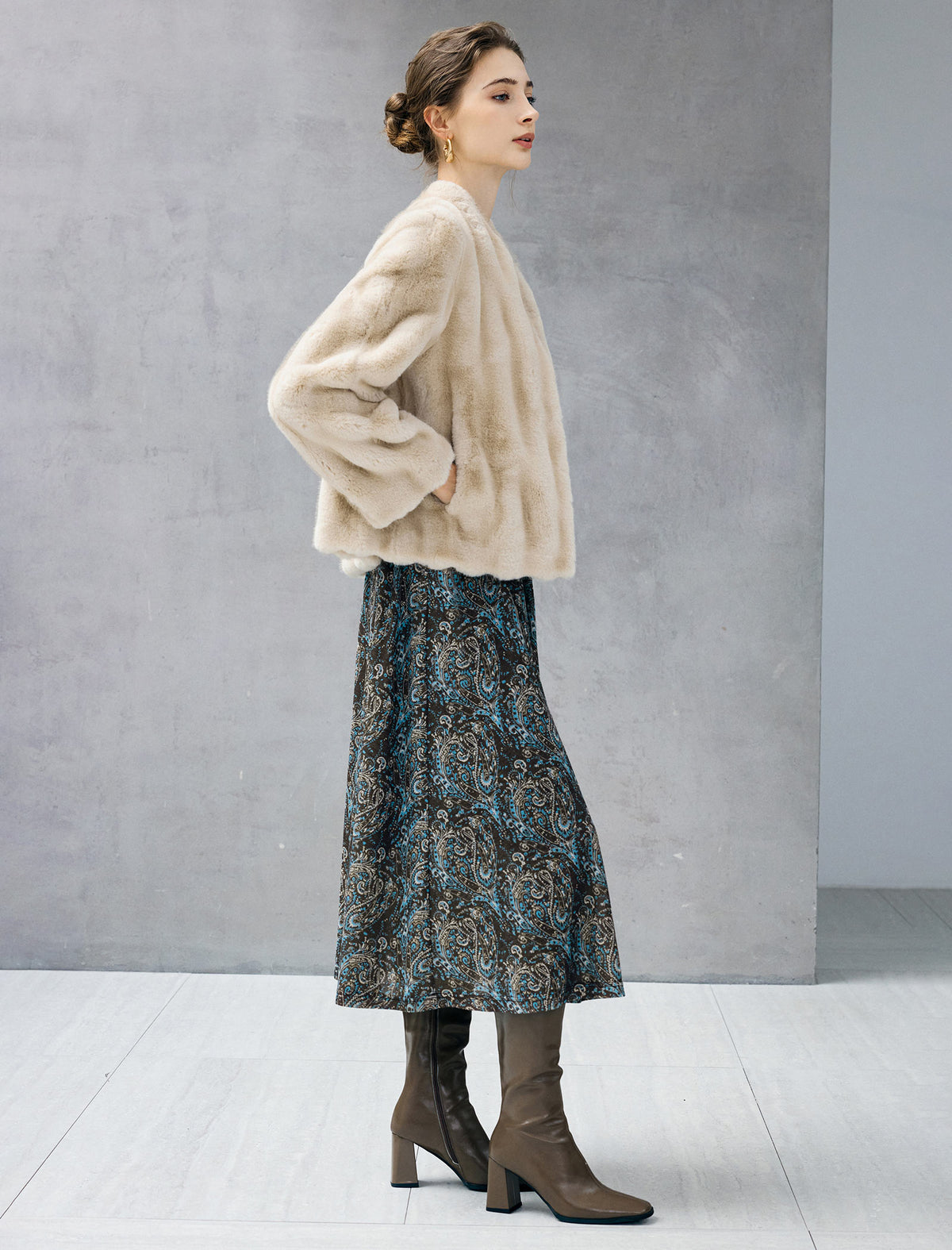 Long-sleeved open-front shearling coat