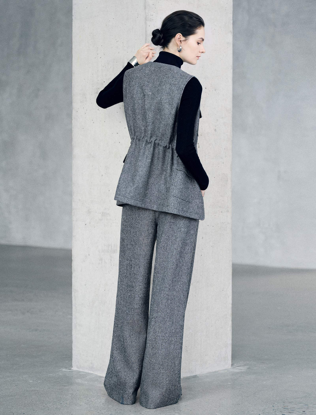 Textured Button Front Sleeveless Utility Vest