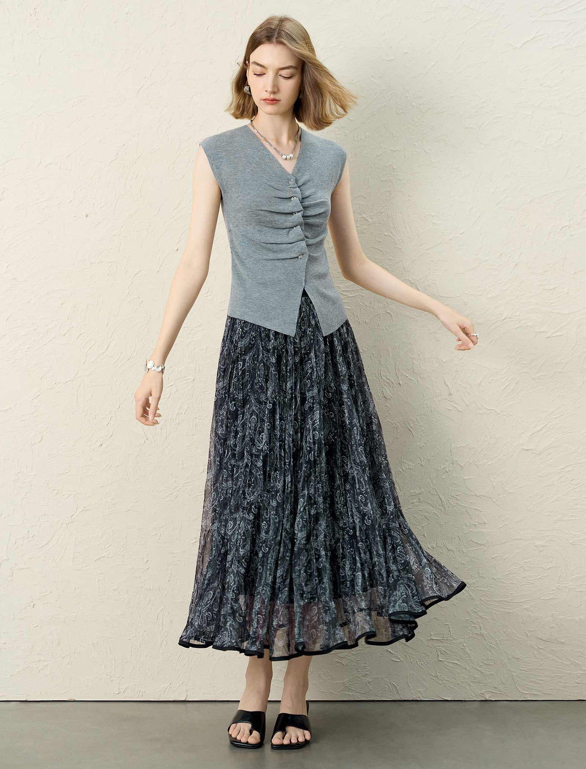 Black Paisley Print Pleated Maxi Skirt