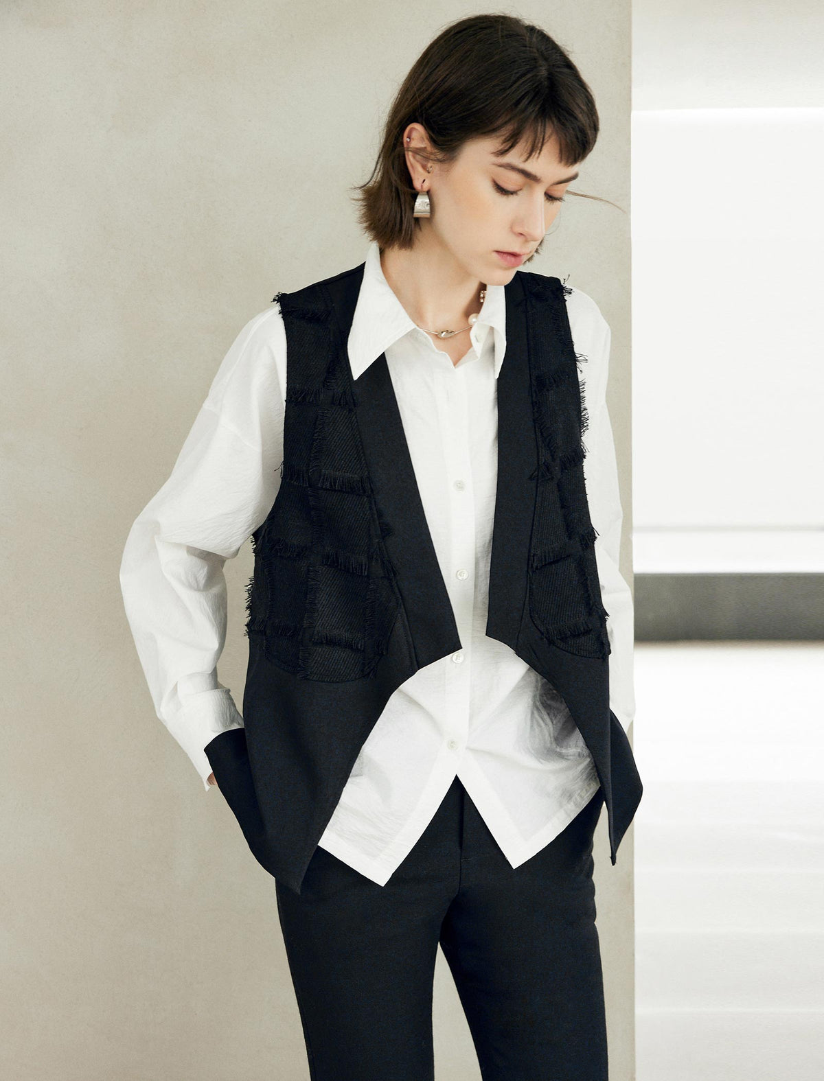 White Minimalist Loose Lapel Long-Sleeve Shirt