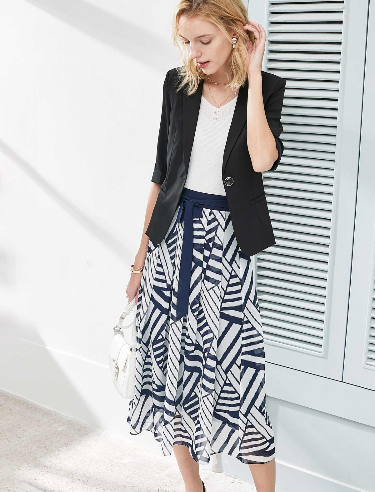 Black Three-Quarter Sleeve Single Button Blazer