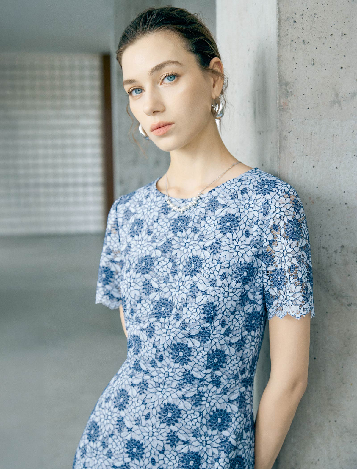 Blue Floral Lace Ruffle Hem Short Sleeve Midi Dress