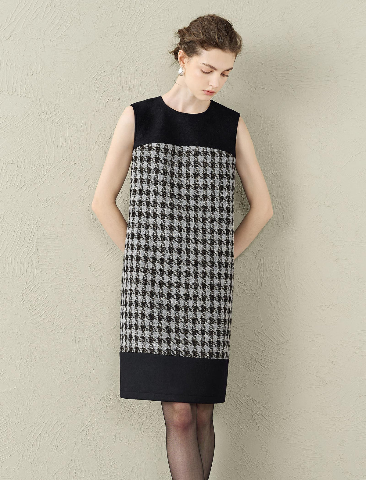 Houndstooth Wool-Blend Sleeveless Shift Dress