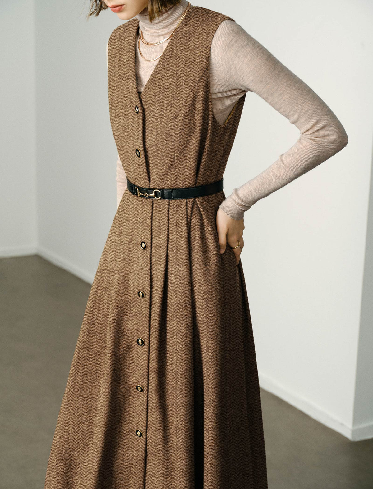 Wool V-Neck Minimalist Sleeveless Midi Dress