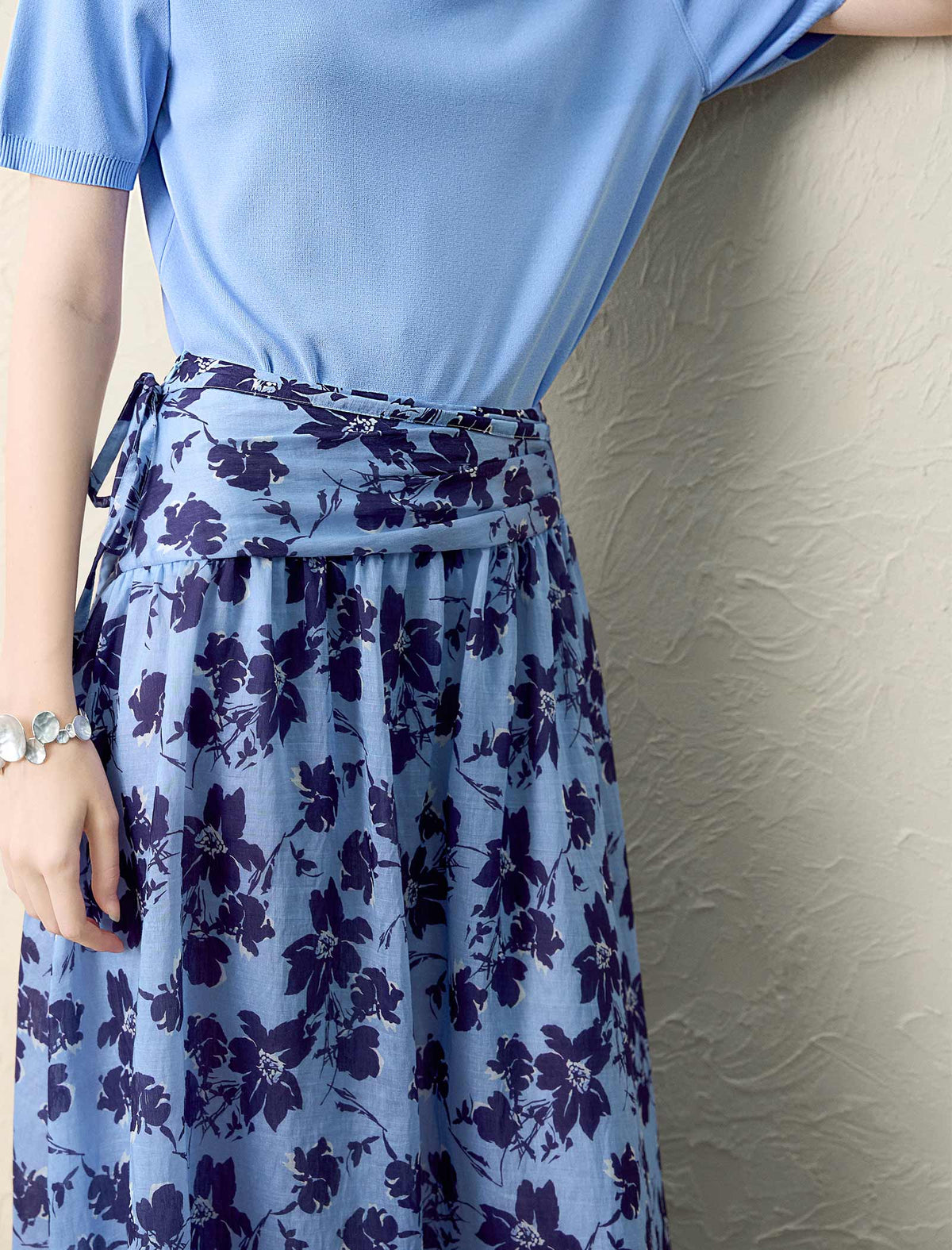 Light Blue Floral Print High-Waisted Midi Skirt