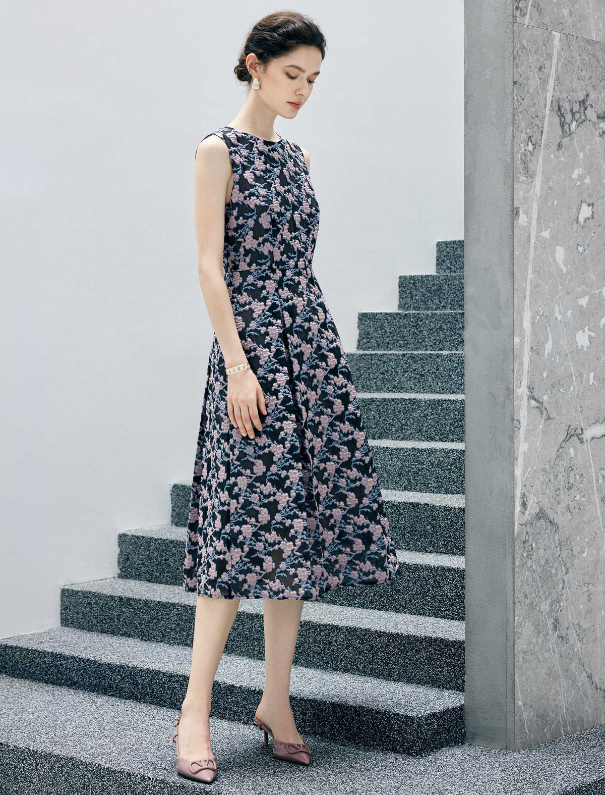 Floral Embroidered Lace Sleeveless Midi Dress