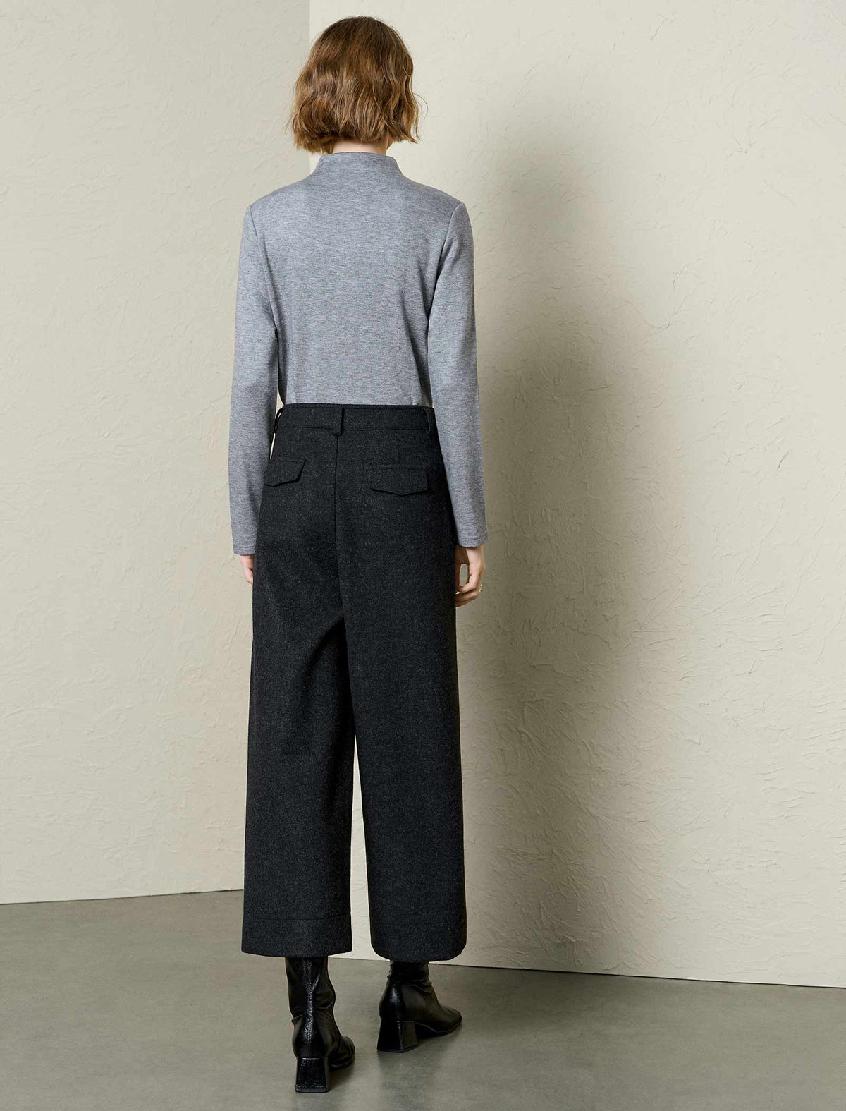 Textured Wide-Leg Cropped Pants