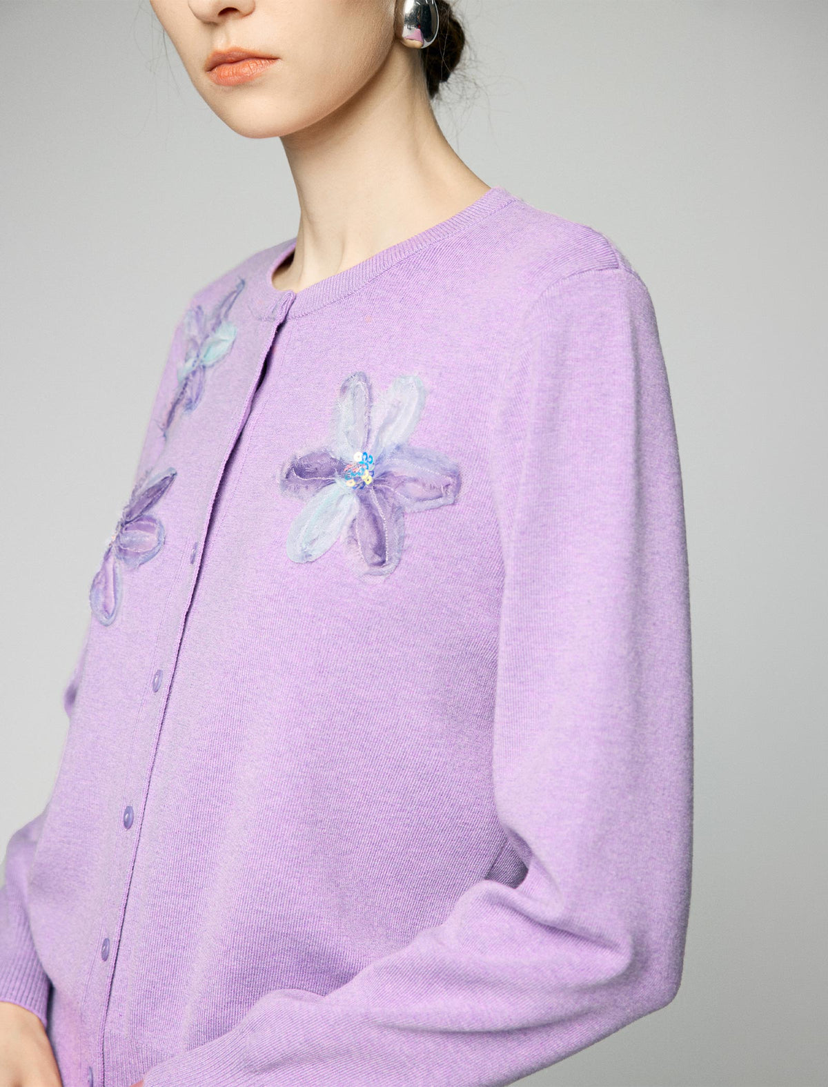 Floral Embroidered Crew Neck Knit Cardigan