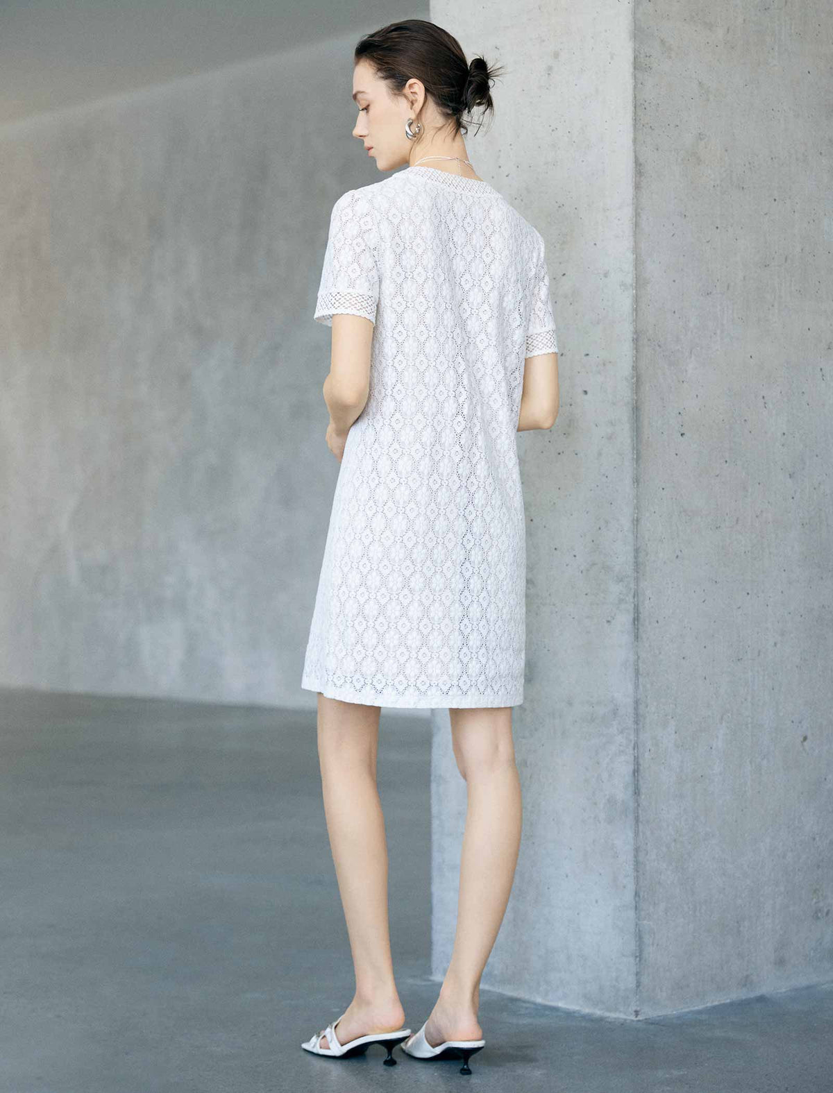 White Geometric Floral Lace V-Neck Short Sleeve Straight Mini Dress