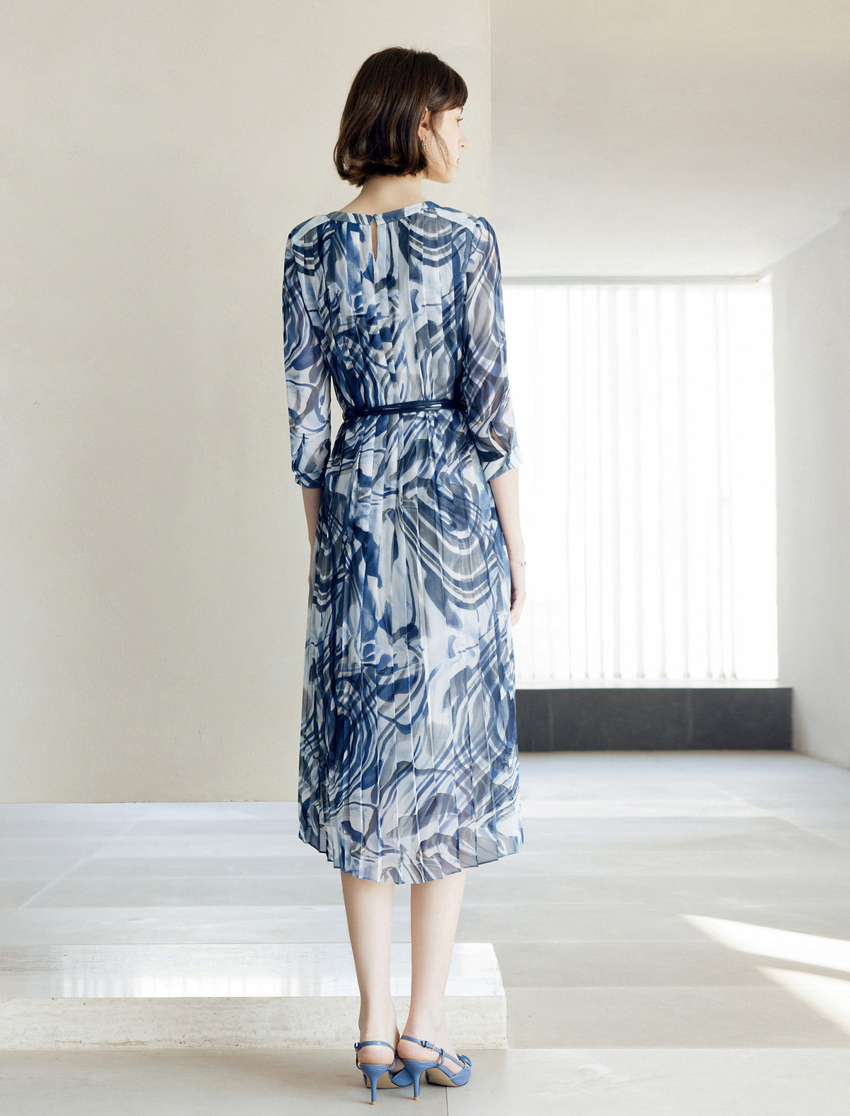 Navy Blue Abstract Print Pleated Midi Dress