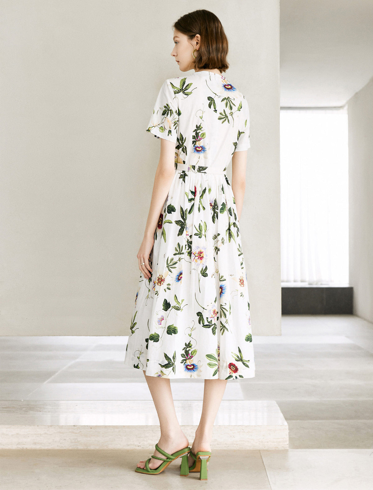 Round Neck Short Sleeve Floral Print Midi Dress