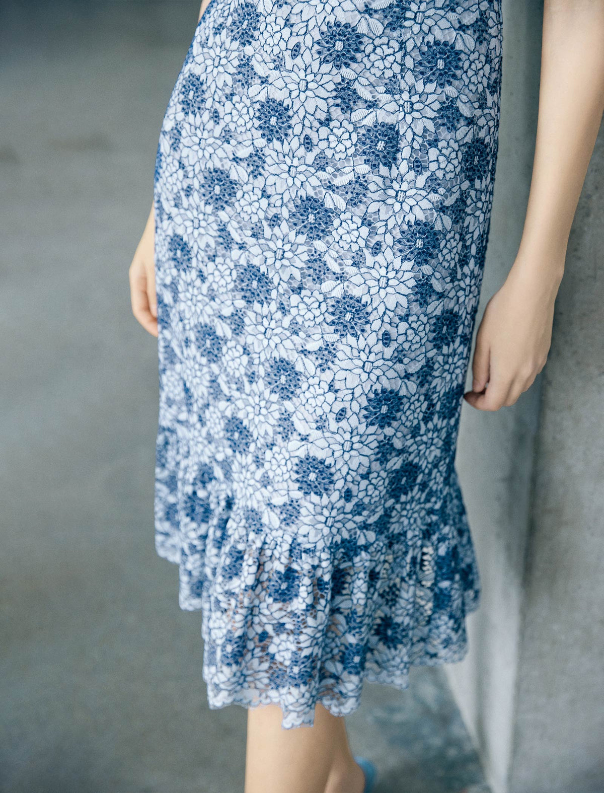 Blue Floral Lace Ruffle Hem Short Sleeve Midi Dress