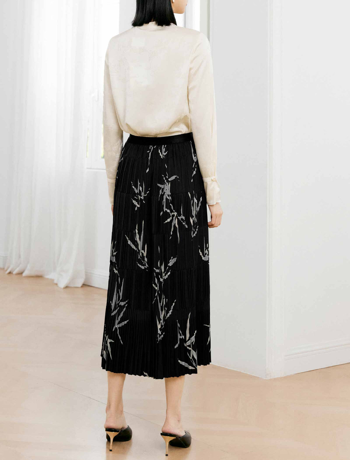 Leaf Print Tiered Pleated Midi Skirt