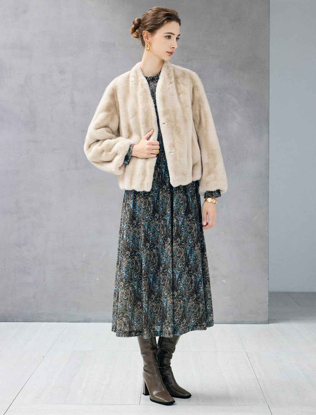 Long-sleeved open-front shearling coat