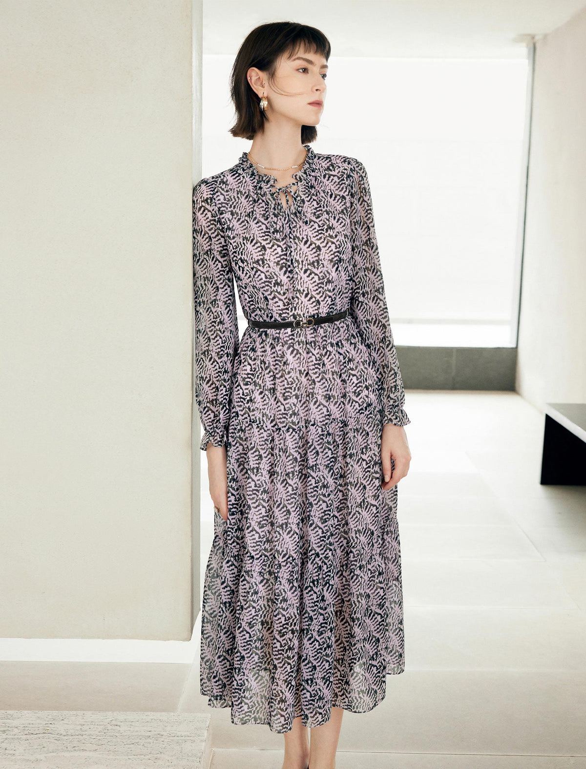 Vintage Floral Print Ruffle Detail Midi Dress